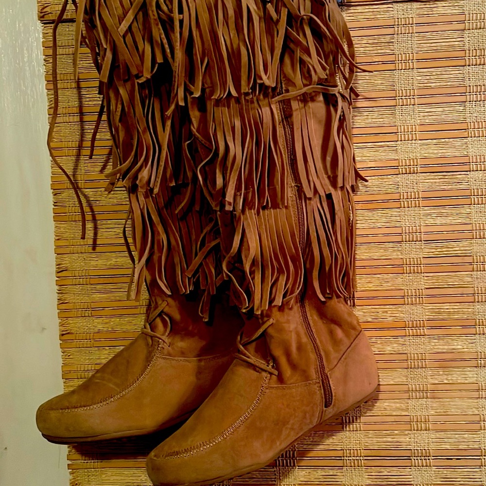 Fringe boots